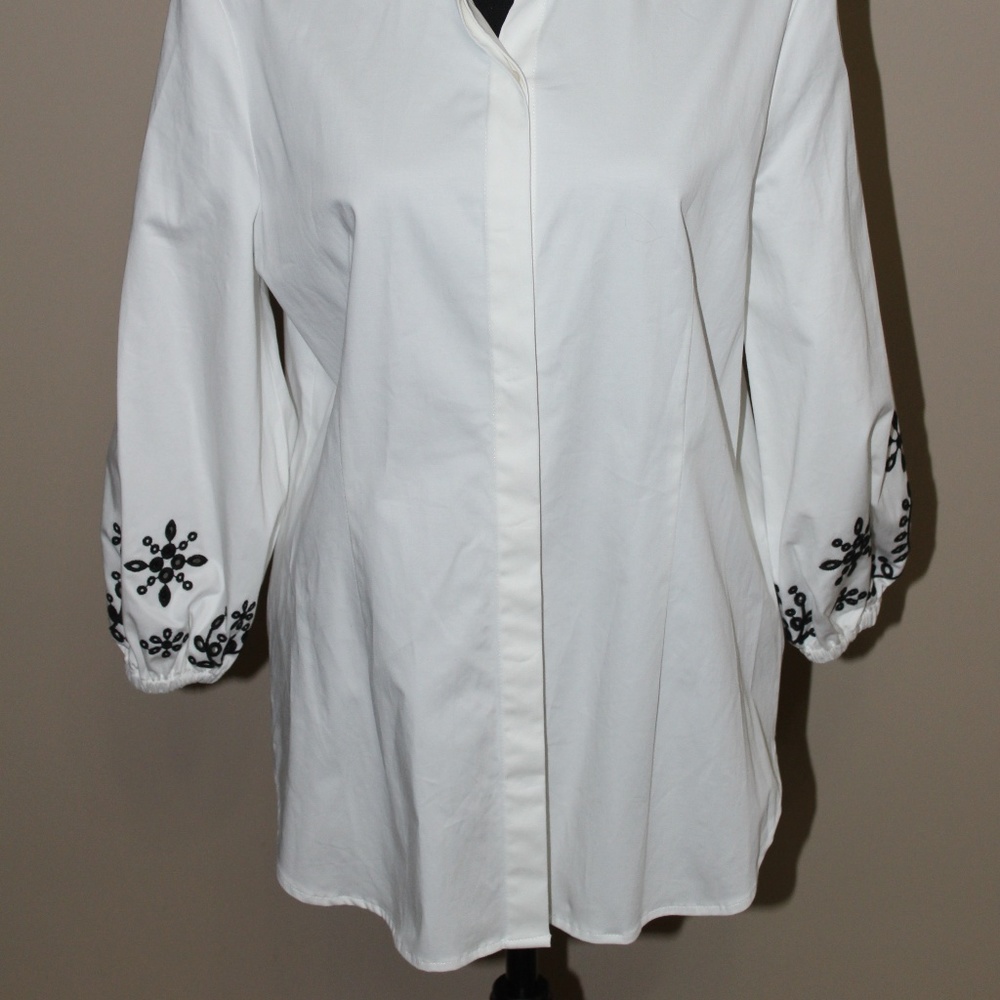 NWT Vision 155 White Blouse with hidden buttons
